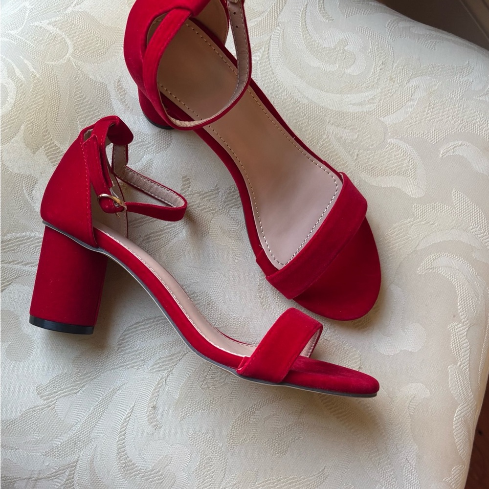 Red heels - Picture 6 of 6